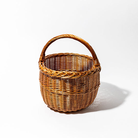 Round woven basket