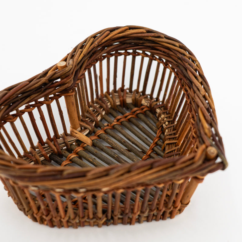 Corbeilles coeur en osier brut