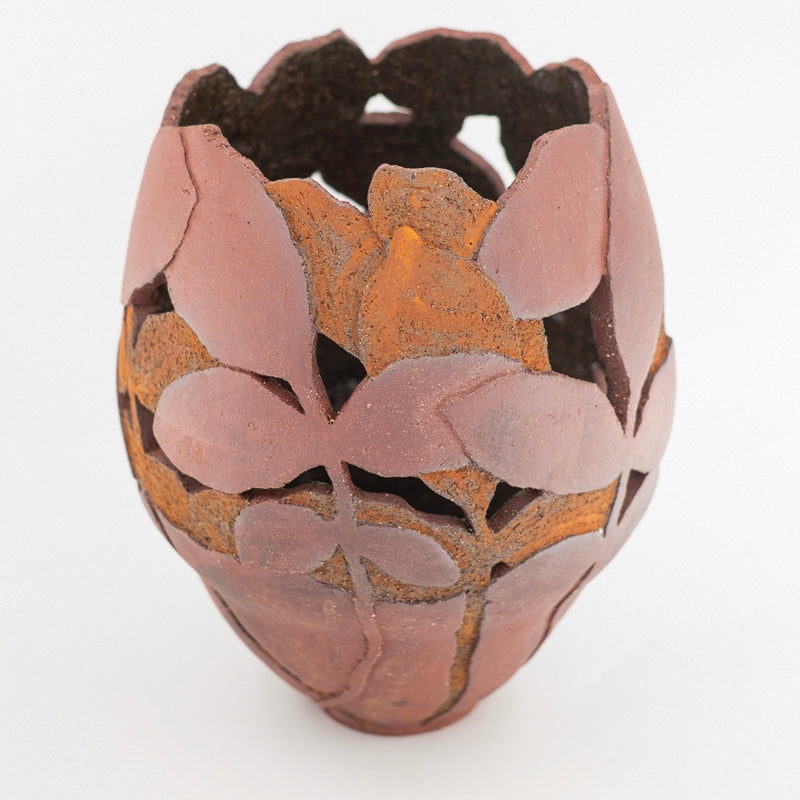 Moyen Vase sculpté et Ajouré rouge