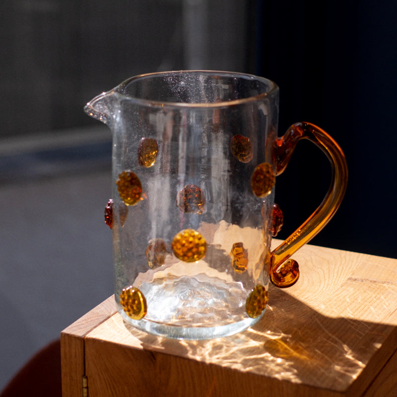 Pichet en verre à pastilles