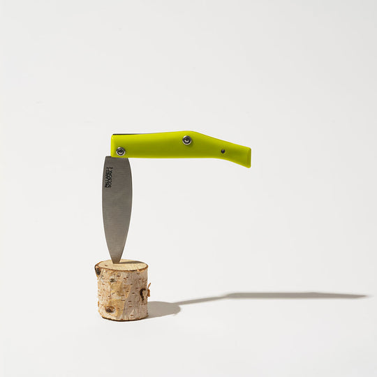 Resin handle pocket knife