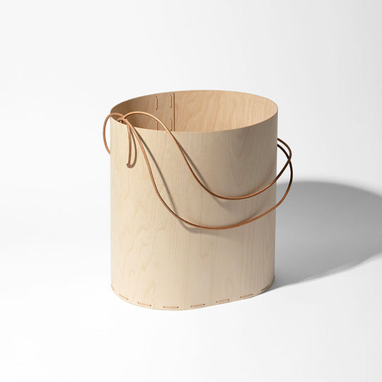 Wooden basket with leather double strap