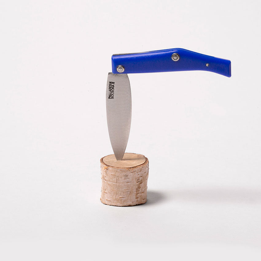 Resin handle pocket knife
